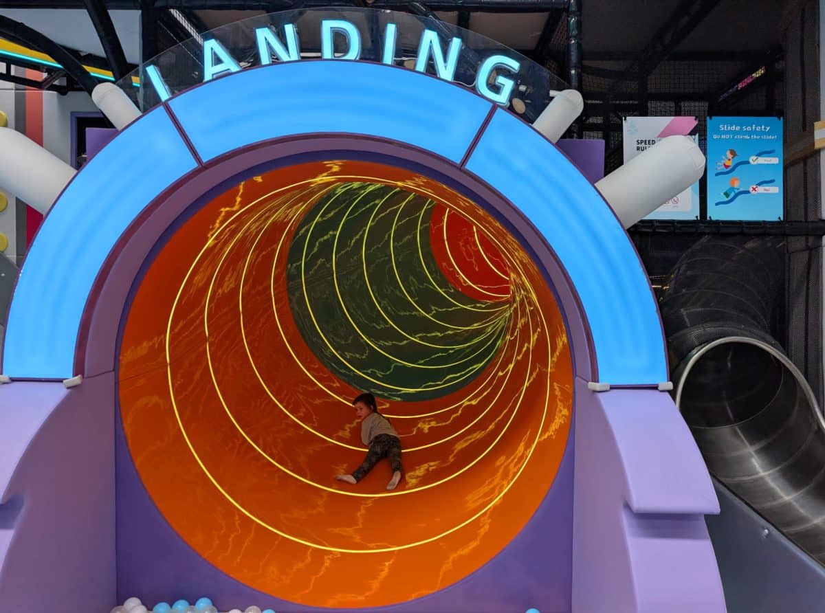 NEW Landing Play Centre Altona North 4 landing play centre altona north light up tube slide entrance