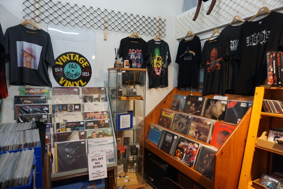 Great Ocean Road Vintage Trail: Op Shops, Antique Stores + Preloved Markets 2 Murray Street Market Colac Videos Joyce Watts