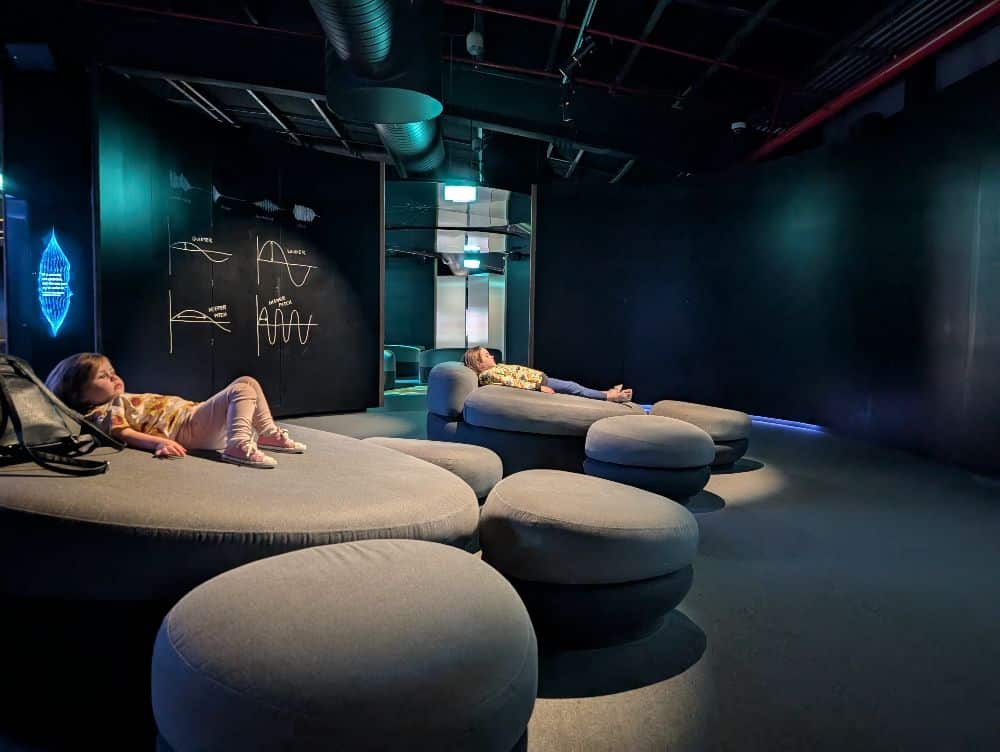 Scienceworks Melbourne: The Complete Family Guide 5 PXL ()
