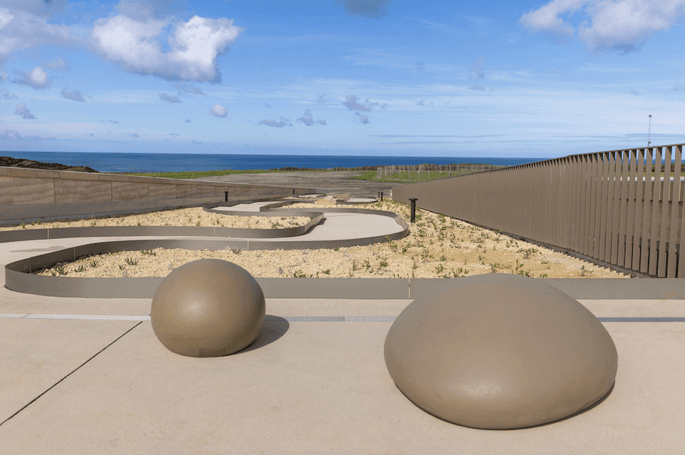 Twelve Apostles and Port Campbell with Kids: The Complete Family Guide 4 Twelve Apostles Visitor Centre ()