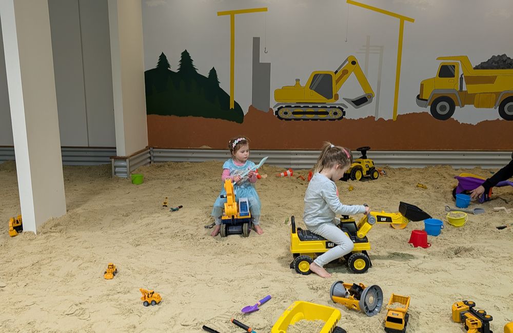 Little Builders Docklands: Melbourne's Giant Indoor Sandpit 1 Little Builders Docklands Photos Amy Gardner ()